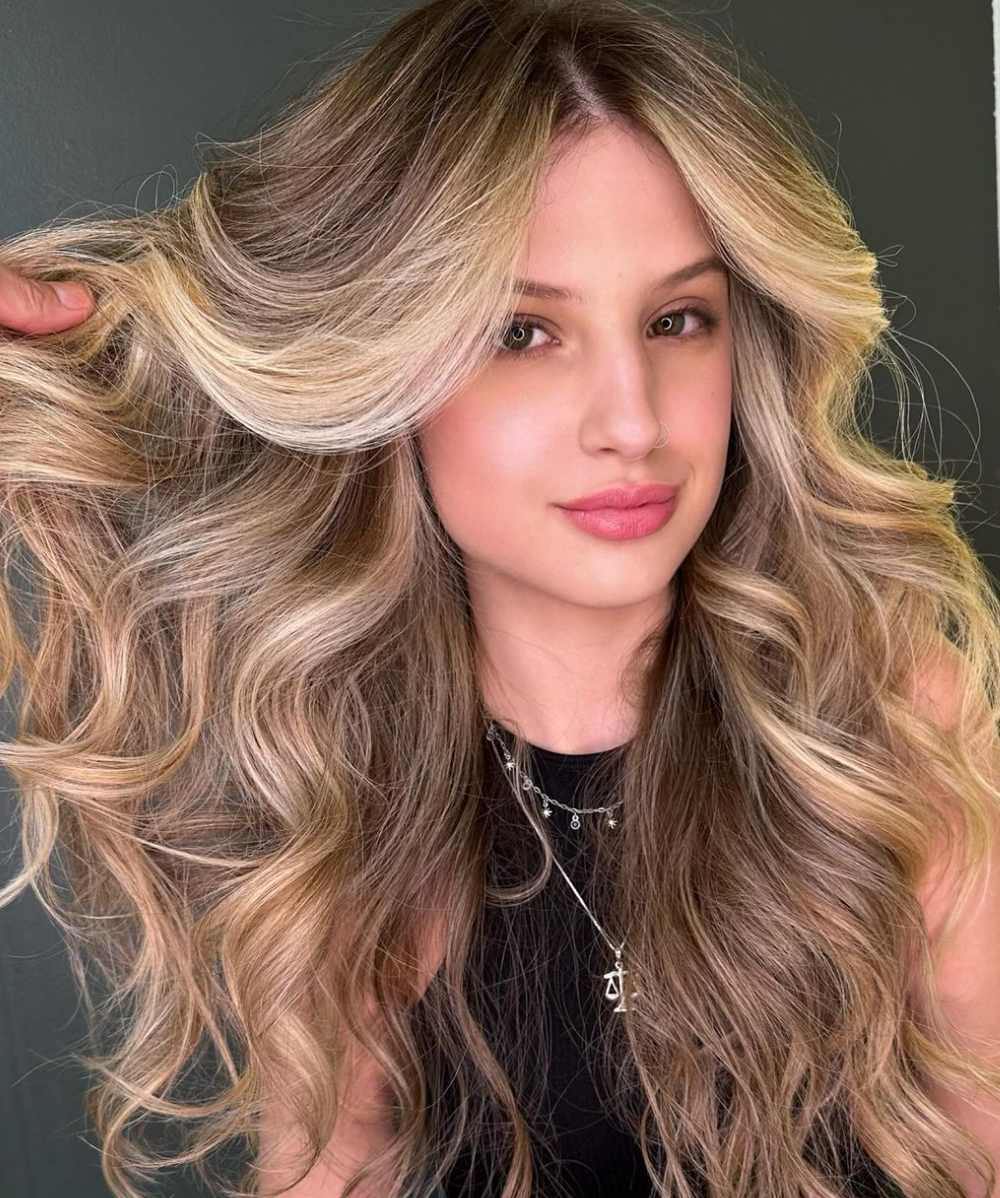 Wanna Be Blonde's Hair Bonding System