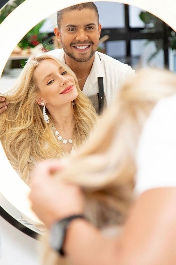 How to choose the right hairstylist for your first blond hair dyeing?